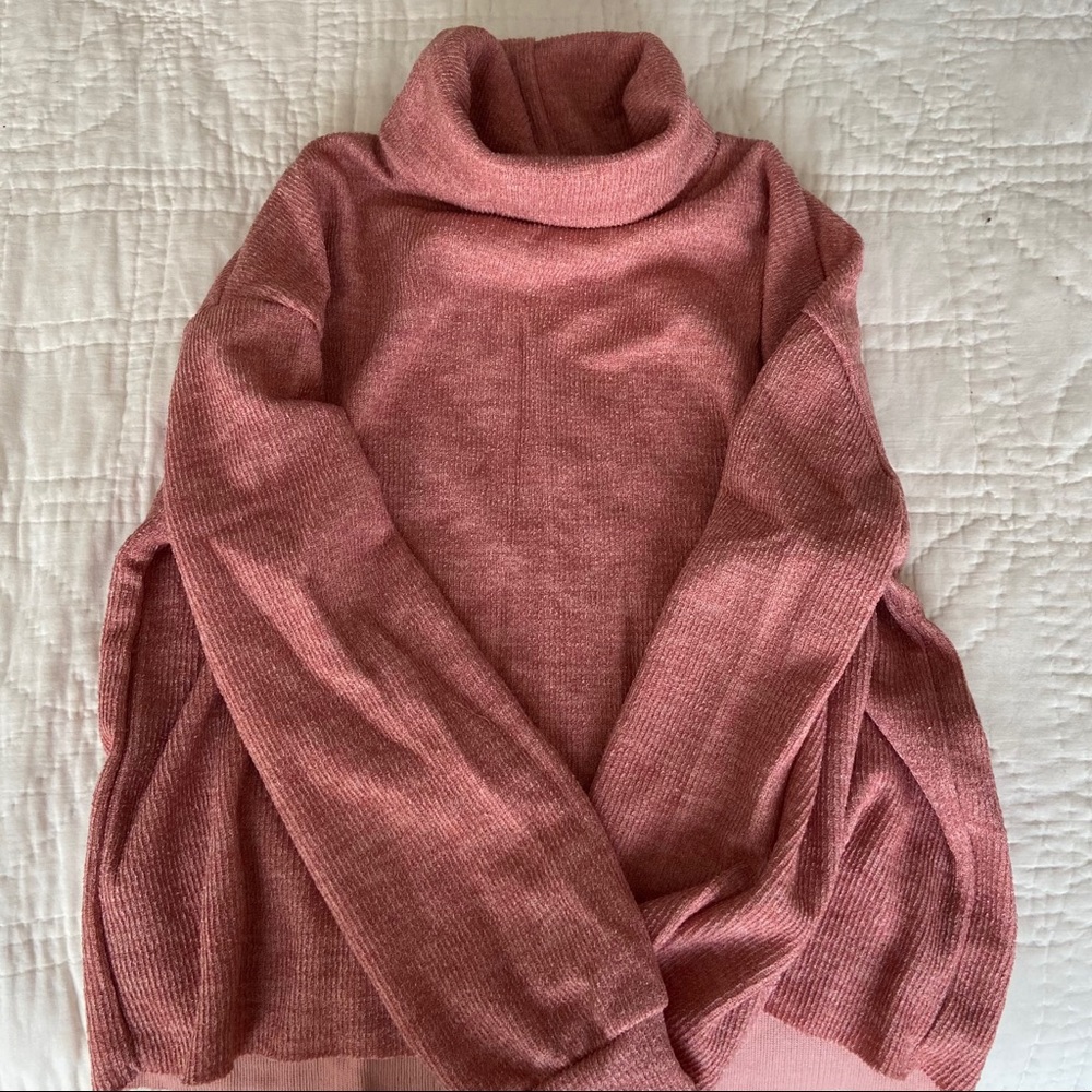 Pink Turtle Neck - Picture 3 of 4